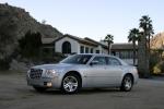 Chrysler 300C 2005 года